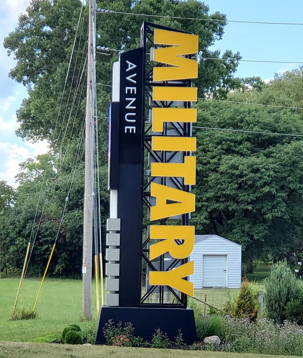 military ave business district sign